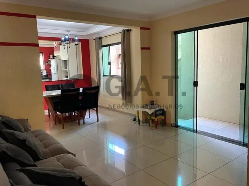 Foto 2 de Casa com 4 quartos para alugar, 150m2 em Parque Jataí, Votorantim - SP