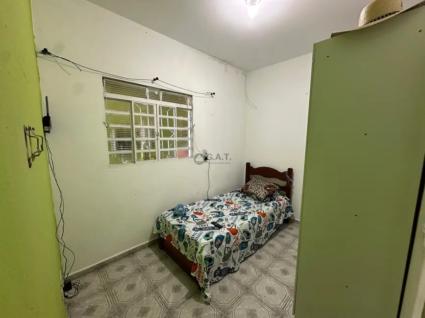 Casa com 2 quartos para alugar, 48m2 em Jardim Luciana Maria, Sorocaba - SP - imagem 4 Foto 4 de Casa com 2 quartos para alugar, 48m2 em Jardim Luciana Maria, Sorocaba - SP