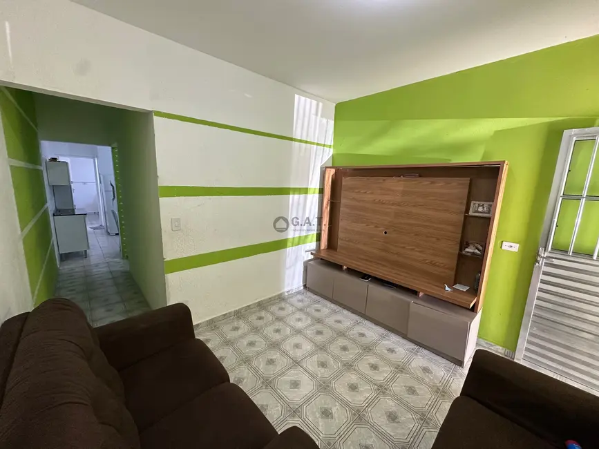 Casa com 2 quartos para alugar, 48m2 em Jardim Luciana Maria, Sorocaba - SP - imagem 1 Foto 1 de Casa com 2 quartos para alugar, 48m2 em Jardim Luciana Maria, Sorocaba - SP