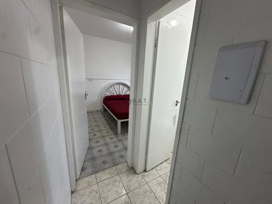 Casa com 2 quartos para alugar, 48m2 em Jardim Luciana Maria, Sorocaba - SP - imagem 8 Foto 8 de Casa com 2 quartos para alugar, 48m2 em Jardim Luciana Maria, Sorocaba - SP