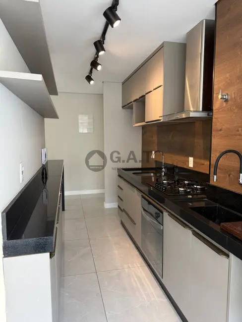 Foto 1 de Apartamento com 2 quartos para alugar, 64m2 em Aparecidinha, Sorocaba - SP