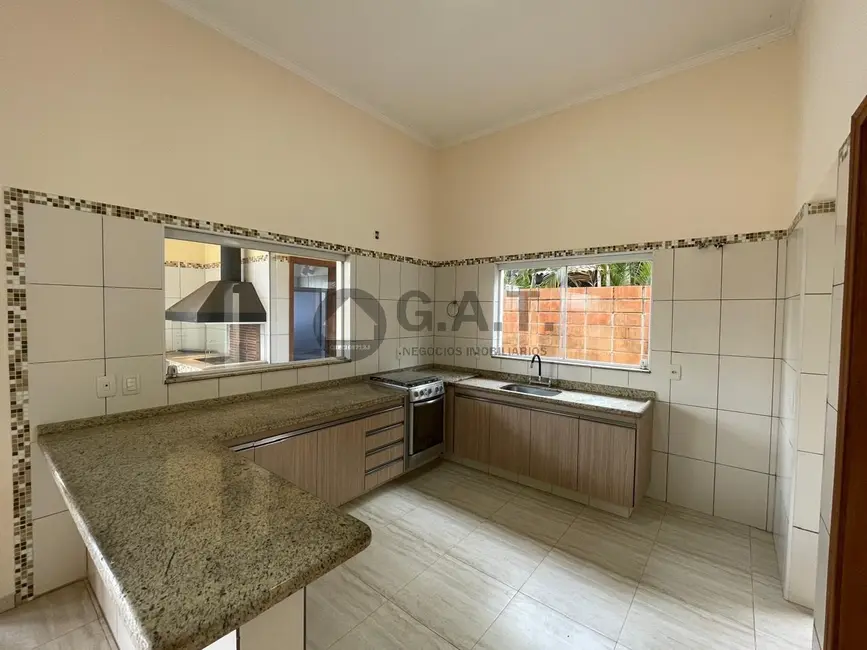 Foto 8 de Casa de Condomínio com 3 quartos para alugar, 231m2 em Aracoiaba Da Serra - SP