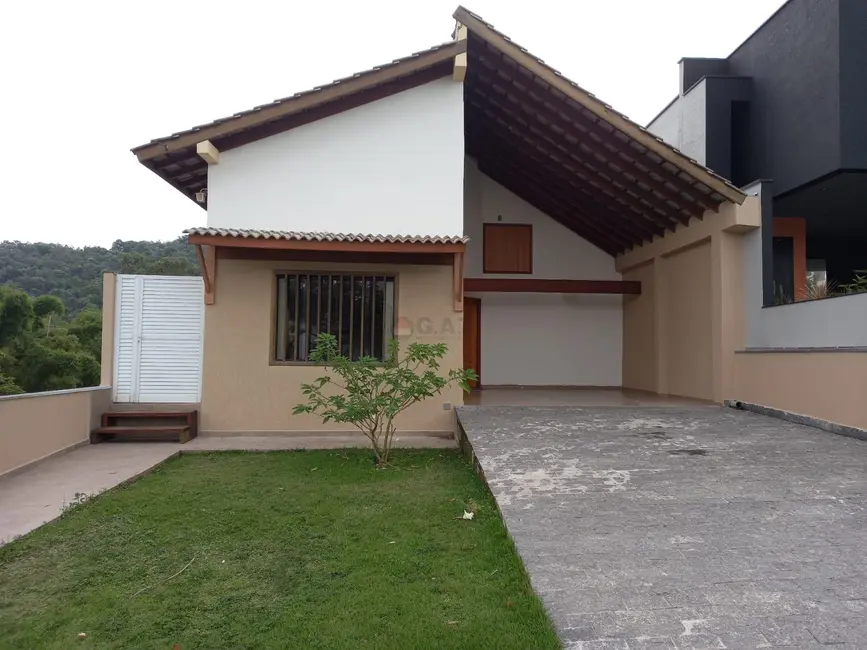 Foto 2 de Casa de Condomínio com 3 quartos para alugar, 270m2 em Sorocaba - SP