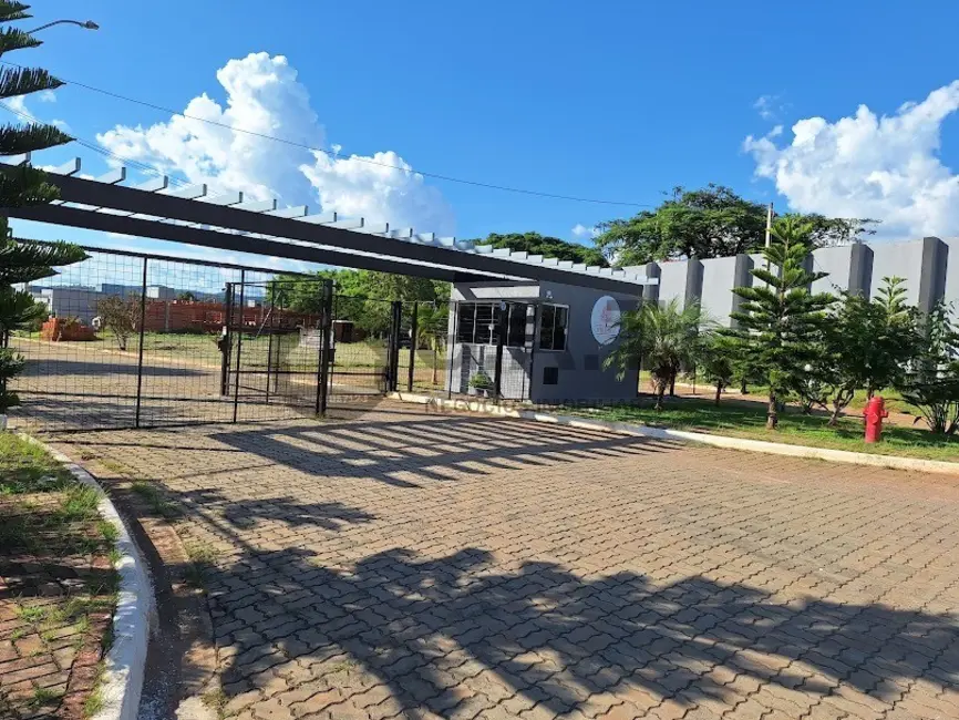 Foto 2 de Casa de Condomínio com 3 quartos à venda, 125m2 em Centro, Aracoiaba Da Serra - SP