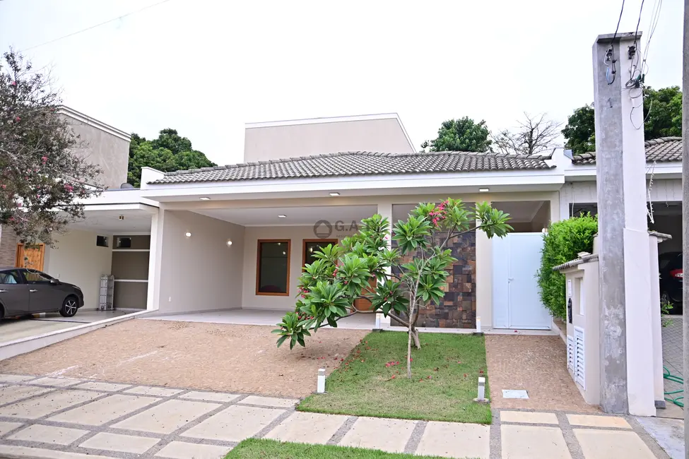 Foto 1 de Casa de Condomínio com 3 quartos à venda, 215m2 em Aracoiaba Da Serra - SP