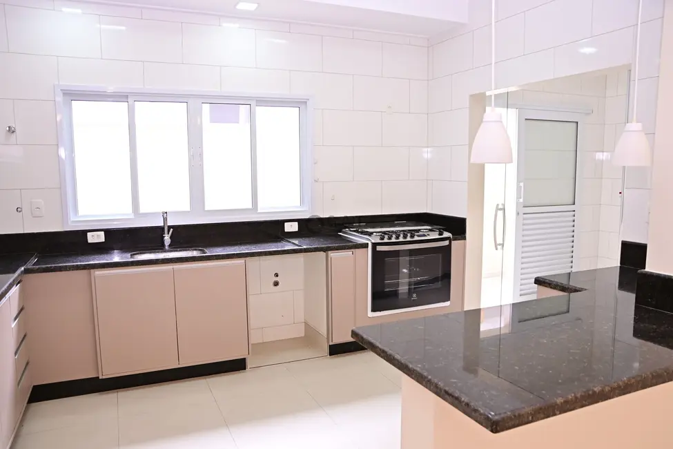 Foto 6 de Casa de Condomínio com 3 quartos à venda, 215m2 em Aracoiaba Da Serra - SP