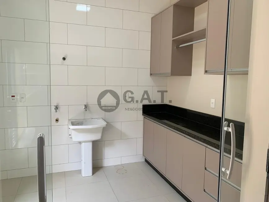 Foto 2 de Casa de Condomínio com 3 quartos para alugar, 215m2 em Aracoiaba Da Serra - SP