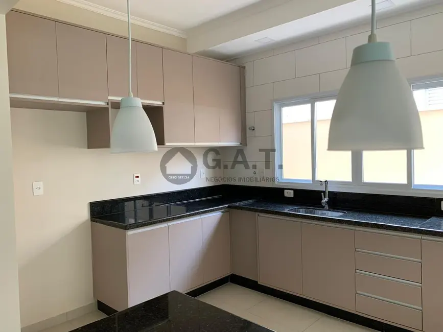 Foto 6 de Casa de Condomínio com 3 quartos para alugar, 215m2 em Aracoiaba Da Serra - SP