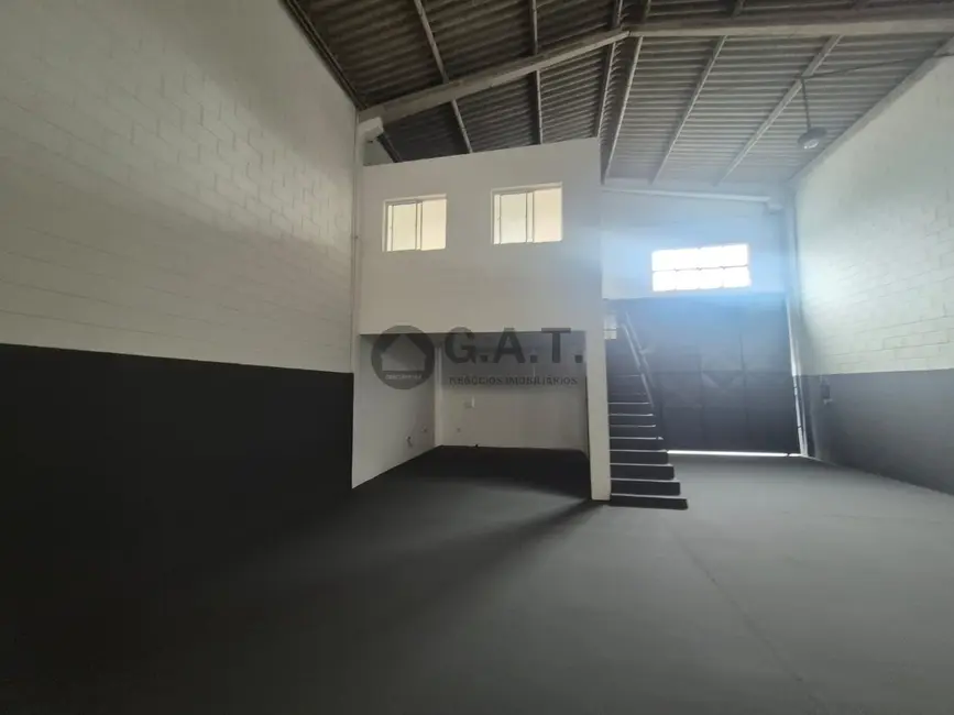 Armazém / Galpão para alugar, 220m2 em Jardim Leocádia, Sorocaba - SP - imagem 6 Foto 6 de Armazém / Galpão para alugar, 220m2 em Jardim Leocádia, Sorocaba - SP