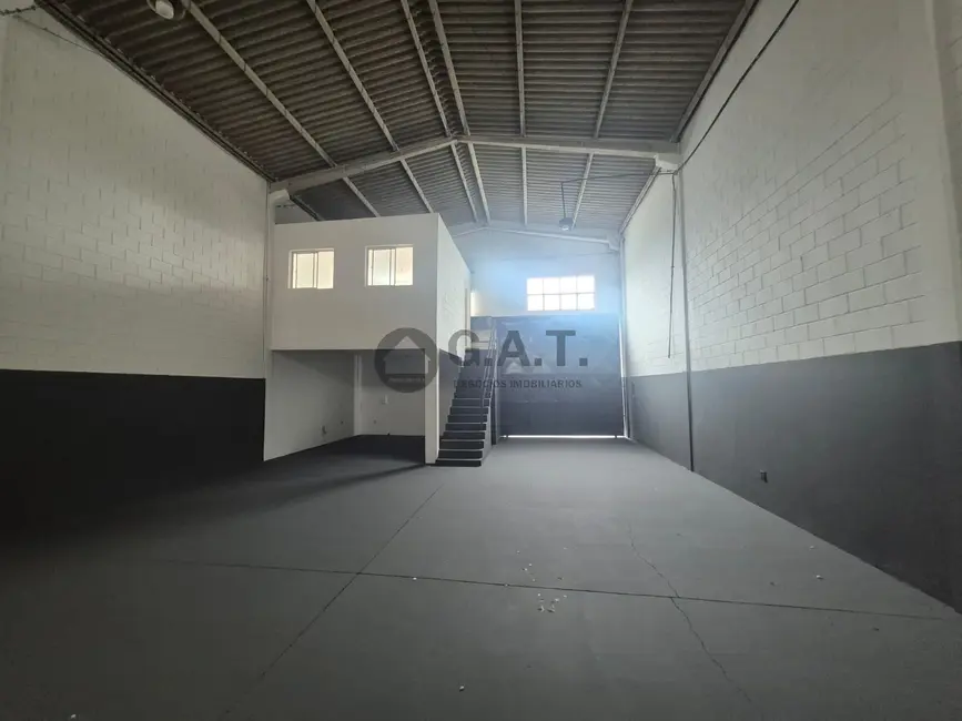 Armazém / Galpão para alugar, 220m2 em Jardim Leocádia, Sorocaba - SP - imagem 4 Foto 4 de Armazém / Galpão para alugar, 220m2 em Jardim Leocádia, Sorocaba - SP