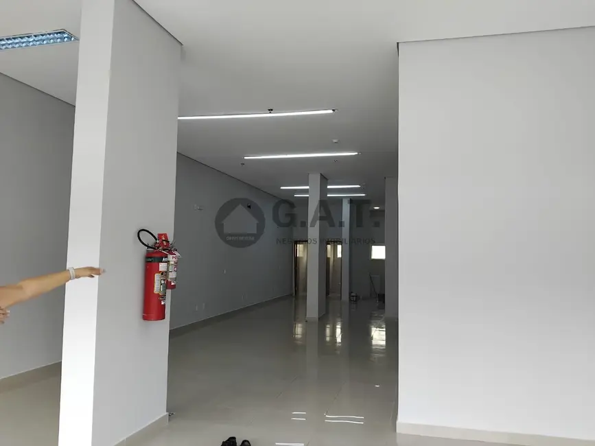 Sala Comercial à venda, 143m2 em Vila Trujillo, Sorocaba - SP - imagem 4 Foto 4 de Sala Comercial à venda, 143m2 em Vila Trujillo, Sorocaba - SP