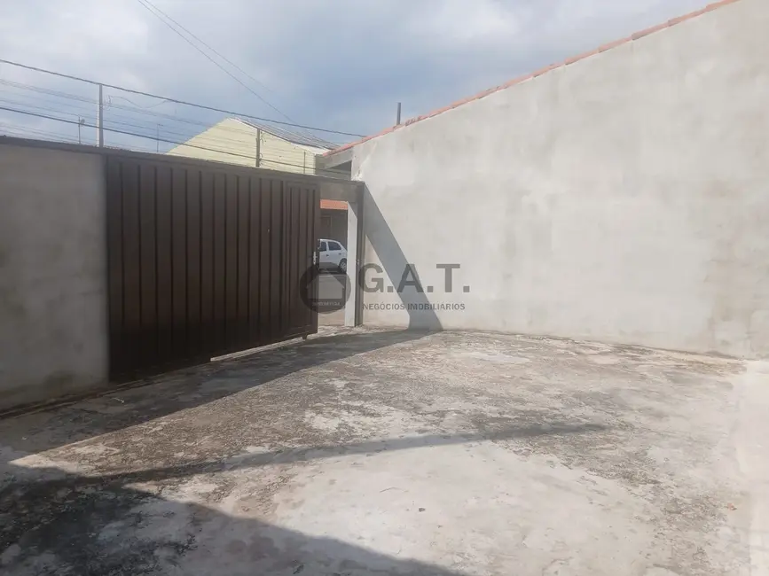 Casa com 2 quartos para alugar, 80m2 em Jardim Piazza di Roma, Sorocaba - SP - imagem 3 Foto 3 de Casa com 2 quartos para alugar, 80m2 em Jardim Piazza di Roma, Sorocaba - SP