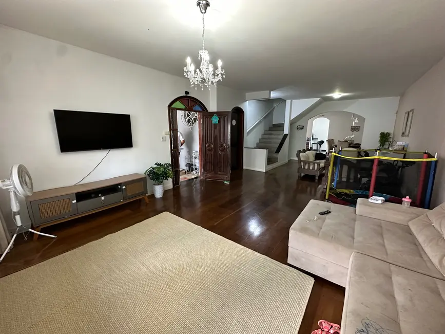 Foto 1 de Casa com 4 quartos para alugar, 410m2 em Vila Trujillo, Sorocaba - SP