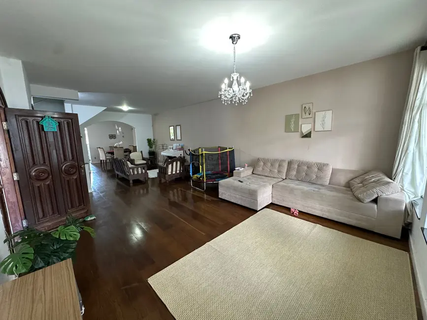 Foto 3 de Casa com 4 quartos para alugar, 410m2 em Vila Trujillo, Sorocaba - SP