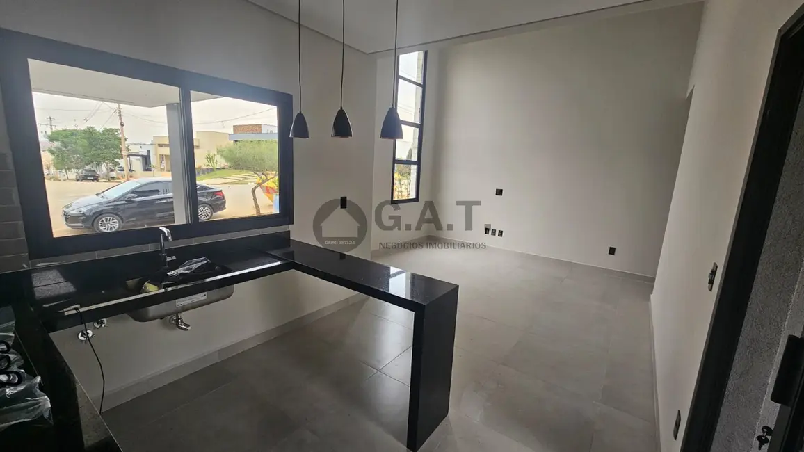Casa de Condomínio com 3 quartos à venda, 124m2 em Sorocaba - SP - imagem 3 Foto 3 de Casa de Condomínio com 3 quartos à venda, 124m2 em Sorocaba - SP