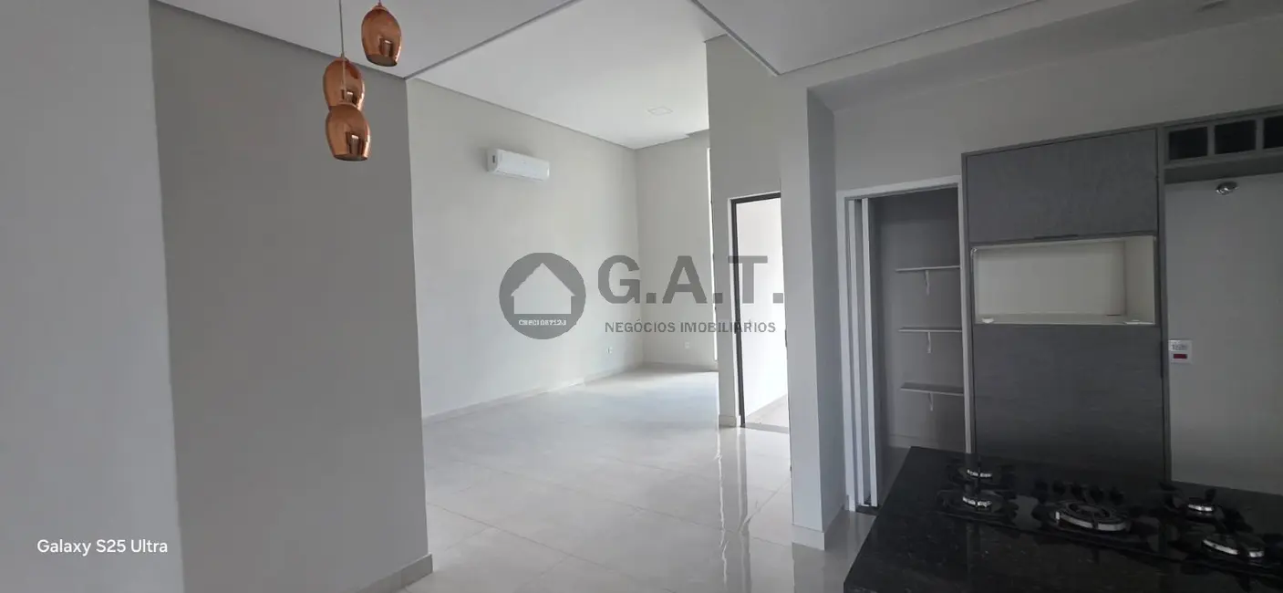 Foto 3 de Casa de Condomínio com 3 quartos para alugar, 180m2 em Brigadeiro Tobias, Sorocaba - SP