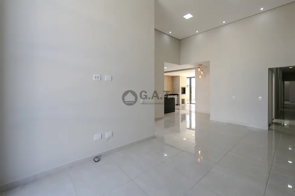 Foto 3 de Casa de Condomínio com 3 quartos para alugar, 180m2 em Brigadeiro Tobias, Sorocaba - SP