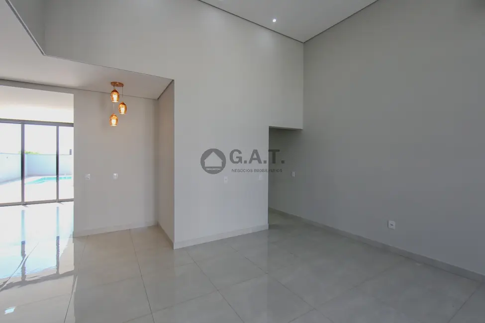Foto 2 de Casa de Condomínio com 3 quartos para alugar, 180m2 em Brigadeiro Tobias, Sorocaba - SP