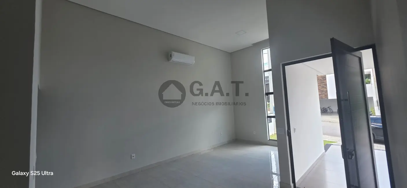 Foto 2 de Casa de Condomínio com 3 quartos para alugar, 180m2 em Brigadeiro Tobias, Sorocaba - SP