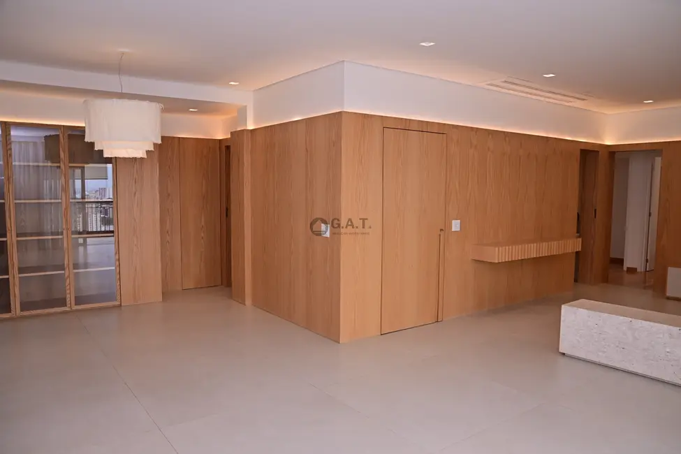 Apartamento com 3 quartos à venda, 196m2 em Sorocaba - SP - imagem 1 Foto 1 de Apartamento com 3 quartos à venda, 196m2 em Sorocaba - SP