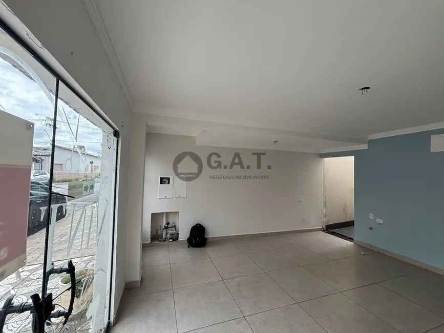 Casa com 3 quartos para alugar, 100m2 em Vila Santana, Sorocaba - SP - imagem 2 Foto 2 de Casa com 3 quartos para alugar, 100m2 em Vila Santana, Sorocaba - SP