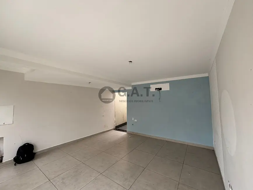 Casa com 3 quartos para alugar, 100m2 em Vila Santana, Sorocaba - SP - imagem 3 Foto 3 de Casa com 3 quartos para alugar, 100m2 em Vila Santana, Sorocaba - SP