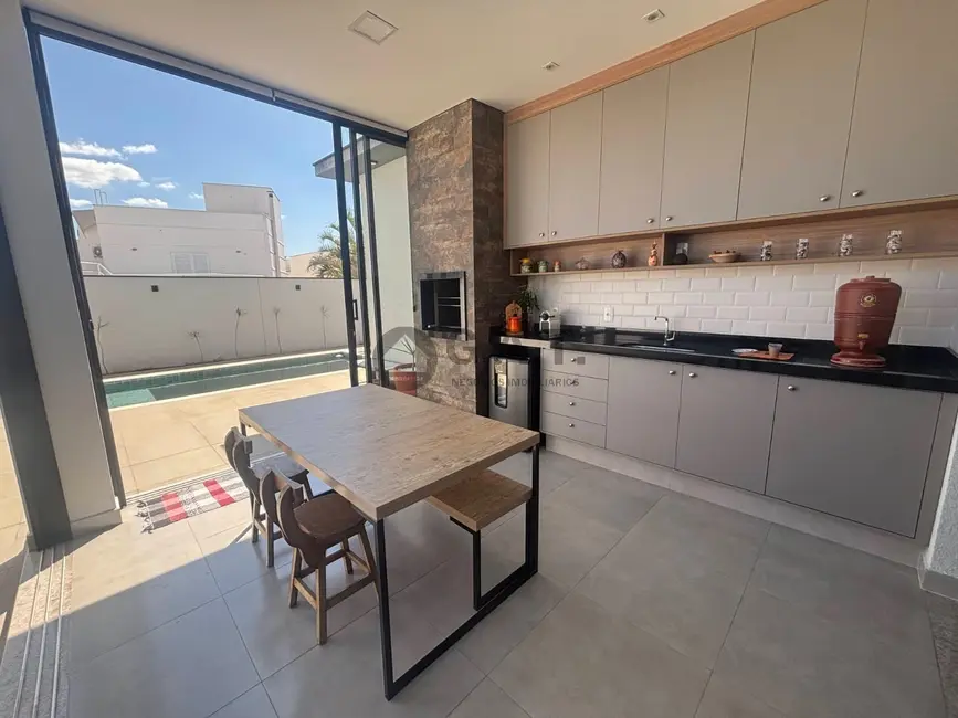 Casa de Condomínio com 3 quartos à venda, 194m2 em Sorocaba - SP - imagem 9 Foto 9 de Casa de Condomínio com 3 quartos à venda, 194m2 em Sorocaba - SP