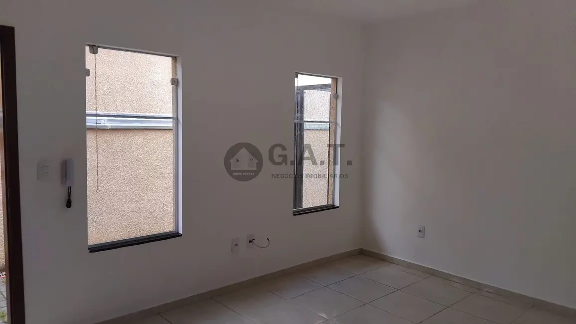 Foto 4 de Casa de Condomínio com 2 quartos para alugar, 120m2 em Vila Barcelona, Sorocaba - SP