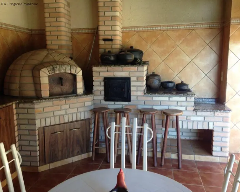 Foto 1 de Chácara com 6 quartos à venda, 809m2 em Salto De Pirapora - SP