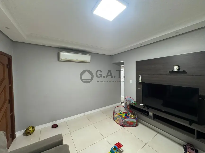 Casa com 3 quartos à venda, 208m2 em Vila Barcelona, Sorocaba - SP - imagem 7 Foto 7 de Casa com 3 quartos à venda, 208m2 em Vila Barcelona, Sorocaba - SP