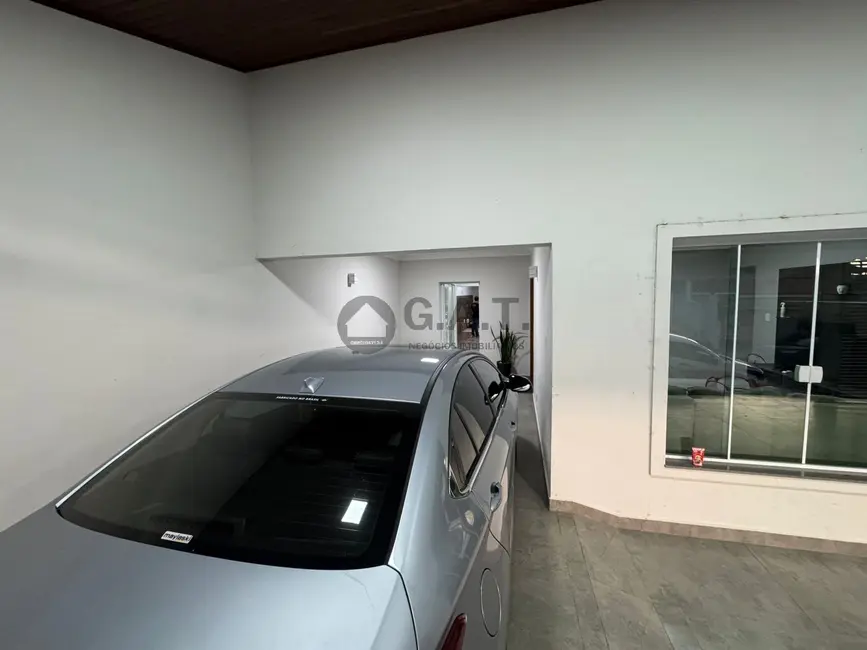 Casa com 3 quartos à venda, 208m2 em Vila Barcelona, Sorocaba - SP - imagem 4 Foto 4 de Casa com 3 quartos à venda, 208m2 em Vila Barcelona, Sorocaba - SP