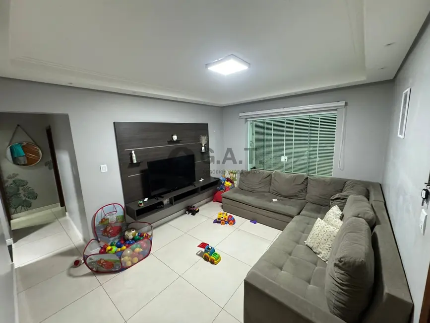 Casa com 3 quartos à venda, 208m2 em Vila Barcelona, Sorocaba - SP - imagem 8 Foto 8 de Casa com 3 quartos à venda, 208m2 em Vila Barcelona, Sorocaba - SP