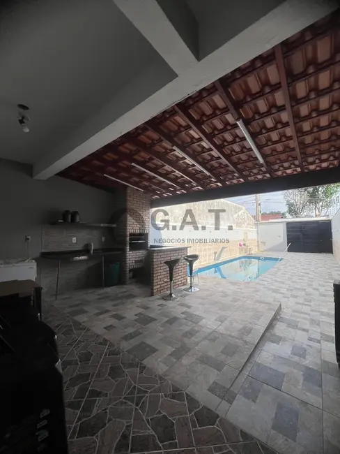 Foto 1 de Casa com 2 quartos à venda, 107m2 em Vila Guimarães, Sorocaba - SP