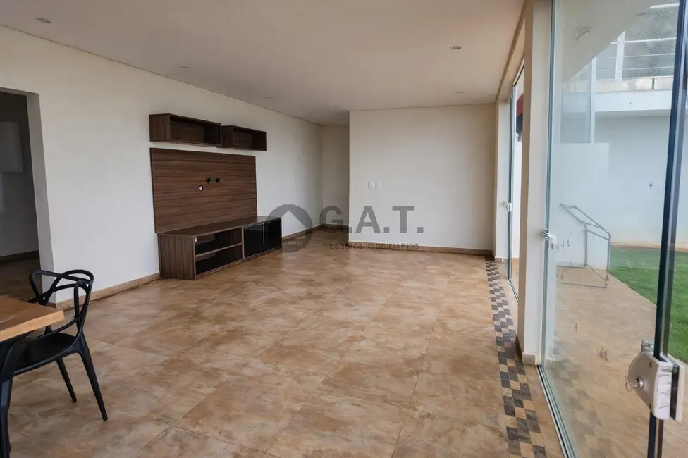 Foto 5 de Casa de Condomínio com 4 quartos para alugar, 334m2 em Aracoiaba Da Serra - SP