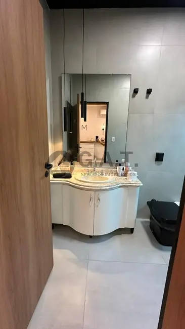 Casa com 4 quartos para alugar, 362m2 em Parque Campolim, Sorocaba - SP - imagem 6 Foto 6 de Casa com 4 quartos para alugar, 362m2 em Parque Campolim, Sorocaba - SP