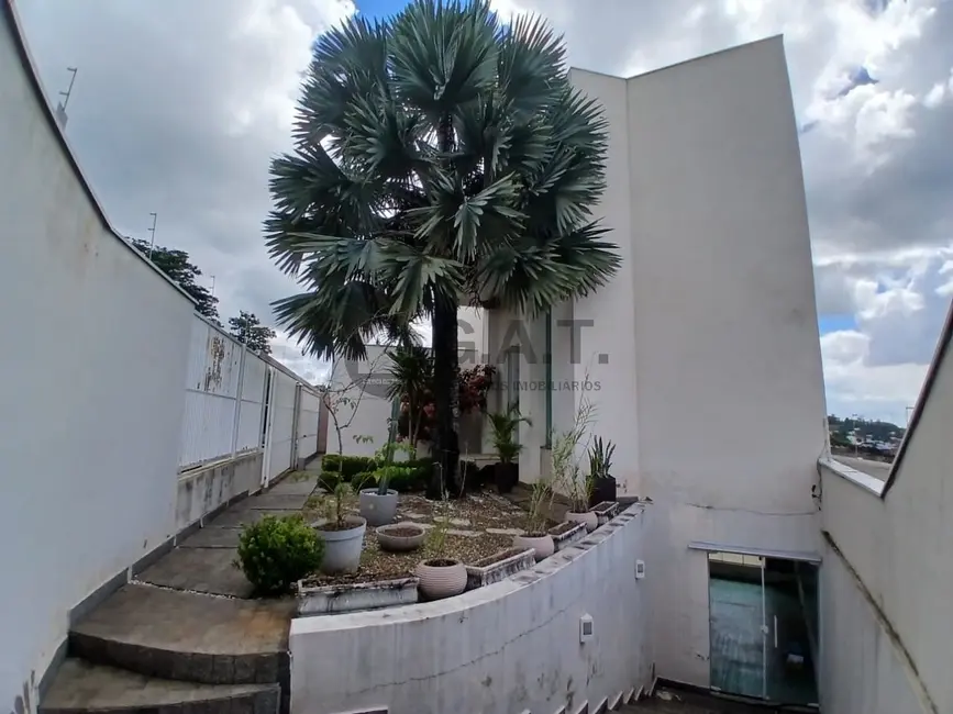 Foto 6 de Casa com 3 quartos para alugar, 241m2 em Brigadeiro Tobias, Sorocaba - SP