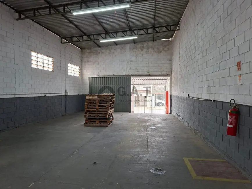 Foto 4 de Armazém / Galpão para alugar, 216m2 em Vila Santo Antônio, Votorantim - SP
