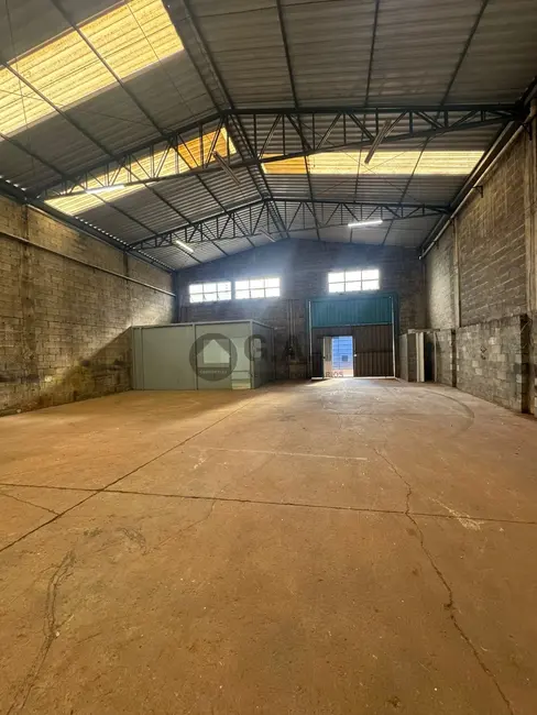 Foto 1 de Armazém / Galpão para alugar, 425m2 em Recreio dos Sorocabanos, Sorocaba - SP