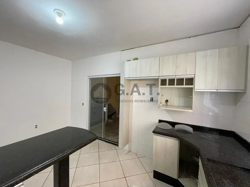 Foto 4 de Casa com 3 quartos para alugar, 199m2 em Jardim Santa Catarina, Sorocaba - SP