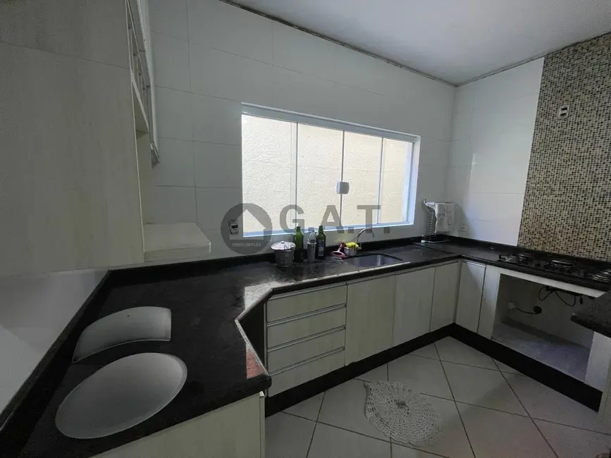 Foto 5 de Casa com 3 quartos para alugar, 199m2 em Jardim Santa Catarina, Sorocaba - SP