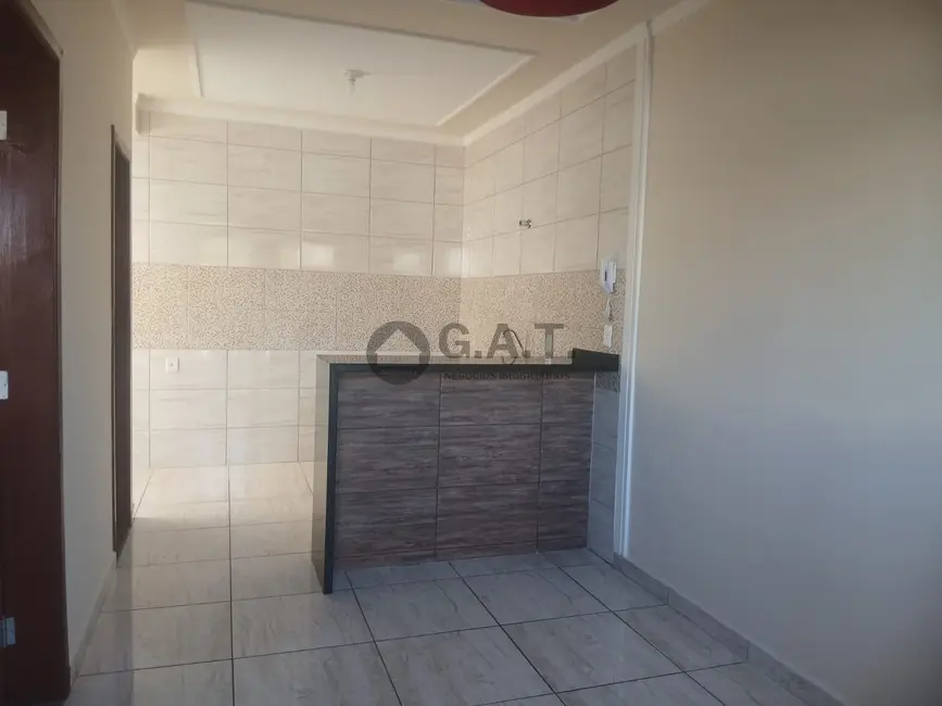 Foto 4 de Kitnet com 1 quarto para alugar, 34m2 em Jardim Americano, Sorocaba - SP