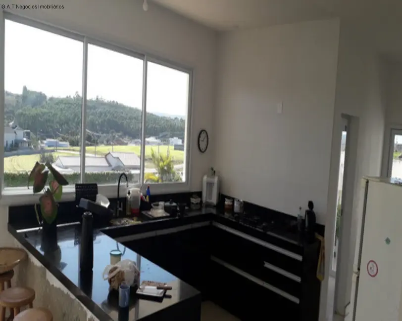 Foto 7 de Casa de Condomínio com 4 quartos para alugar, 260m2 em Salto De Pirapora - SP