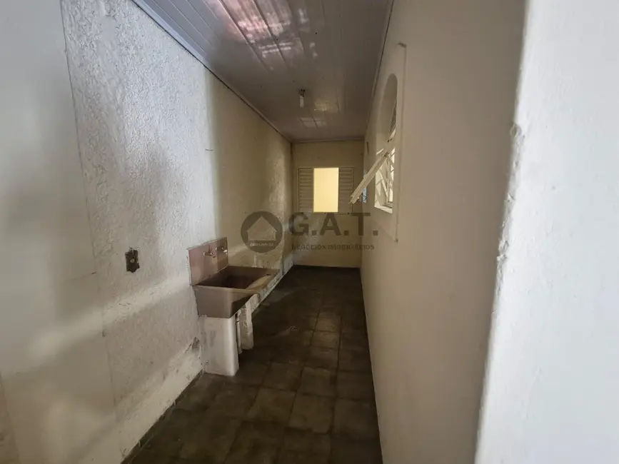 Foto 3 de Casa com 1 quarto para alugar, 70m2 em Vila Santana, Sorocaba - SP