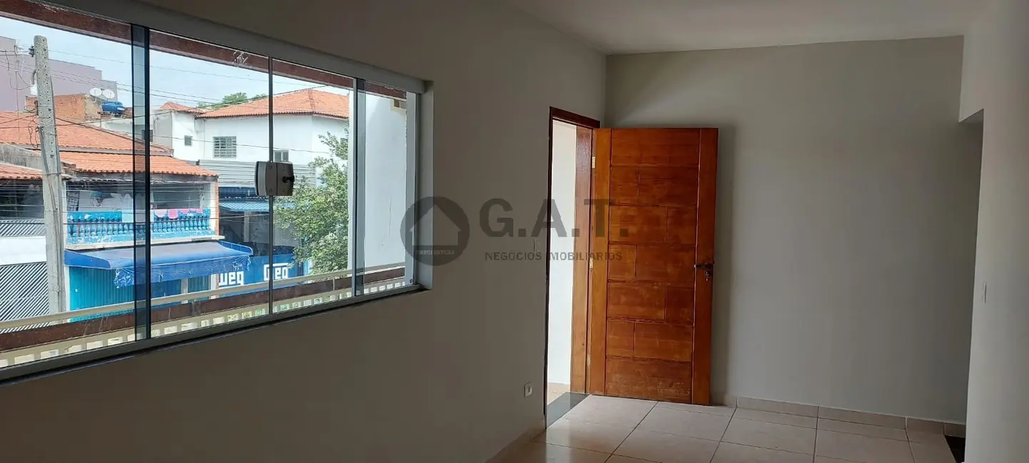 Foto 3 de Casa com 2 quartos para alugar, 85m2 em Éden, Sorocaba - SP