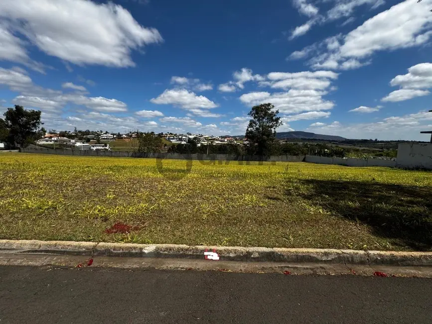 Foto 1 de Terreno / Lote à venda, 1000m2 em Aracoiaba Da Serra - SP