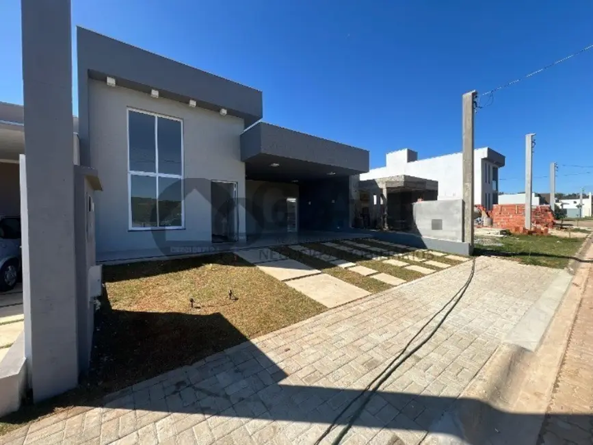 Casa de Condomínio com 3 quartos à venda, 128m2 em Aracoiaba Da Serra - SP - imagem 2 Foto 2 de Casa de Condomínio com 3 quartos à venda, 128m2 em Aracoiaba Da Serra - SP