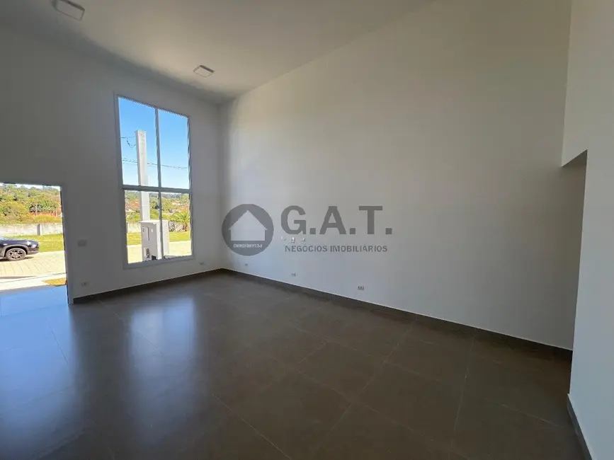 Casa de Condomínio com 3 quartos à venda, 128m2 em Aracoiaba Da Serra - SP - imagem 4 Foto 4 de Casa de Condomínio com 3 quartos à venda, 128m2 em Aracoiaba Da Serra - SP