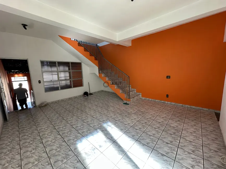 Foto 3 de Casa com 3 quartos para alugar, 201m2 em Jardim Santa Cecília, Sorocaba - SP
