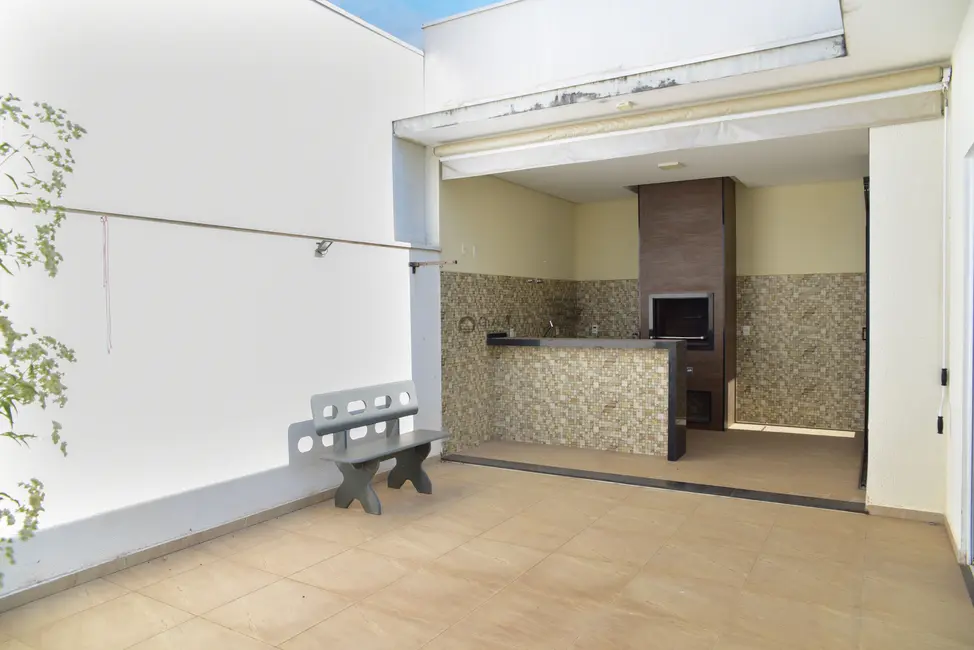 Casa de Condomínio com 3 quartos à venda, 178m2 em Sorocaba - SP - imagem 4 Foto 4 de Casa de Condomínio com 3 quartos à venda, 178m2 em Sorocaba - SP