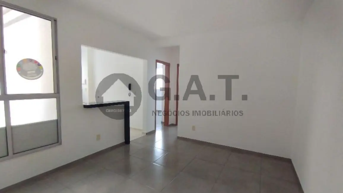 Foto 2 de Apartamento com 2 quartos para alugar, 55m2 em Jardim São Carlos, Sorocaba - SP